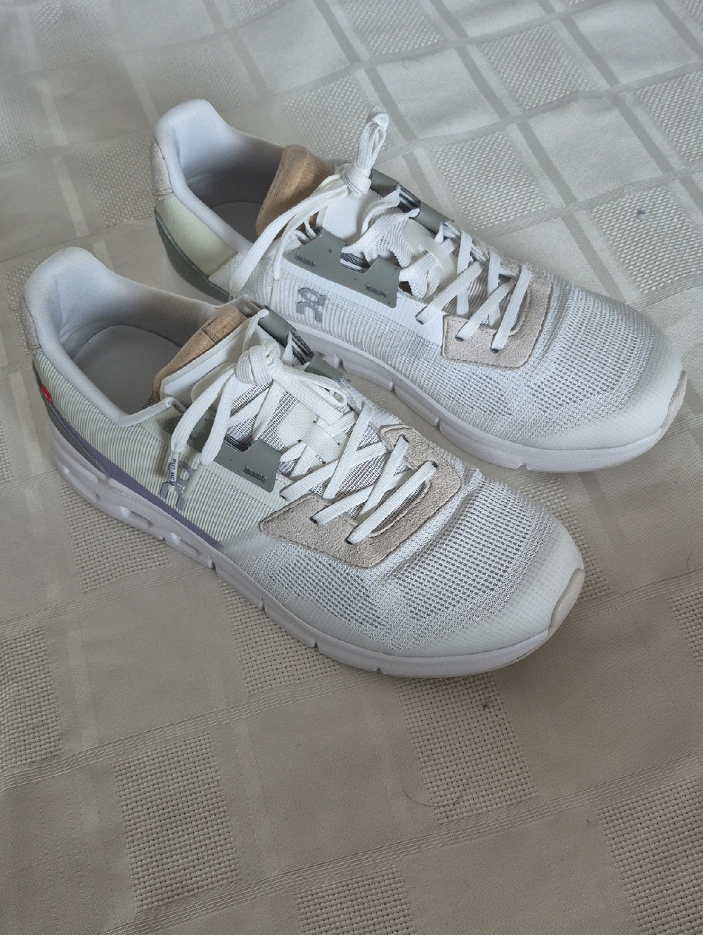 On Running White Mesh Athletic Sneakers with Beige and Light Purple Accents